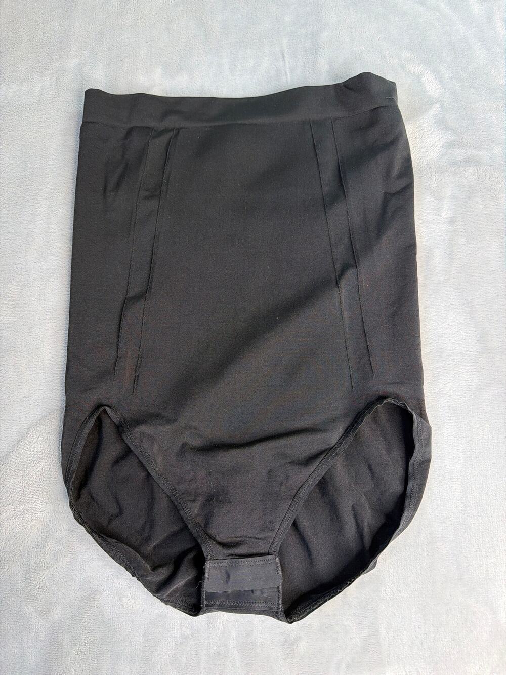 Spanx OnCore High Waisted Brief Shapewear Womens Medium Black Tummy Control